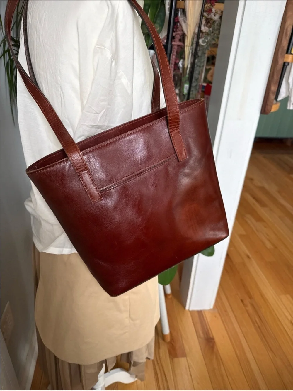 Patricia Nash Deep Chestnut Leather Shoulder Bag